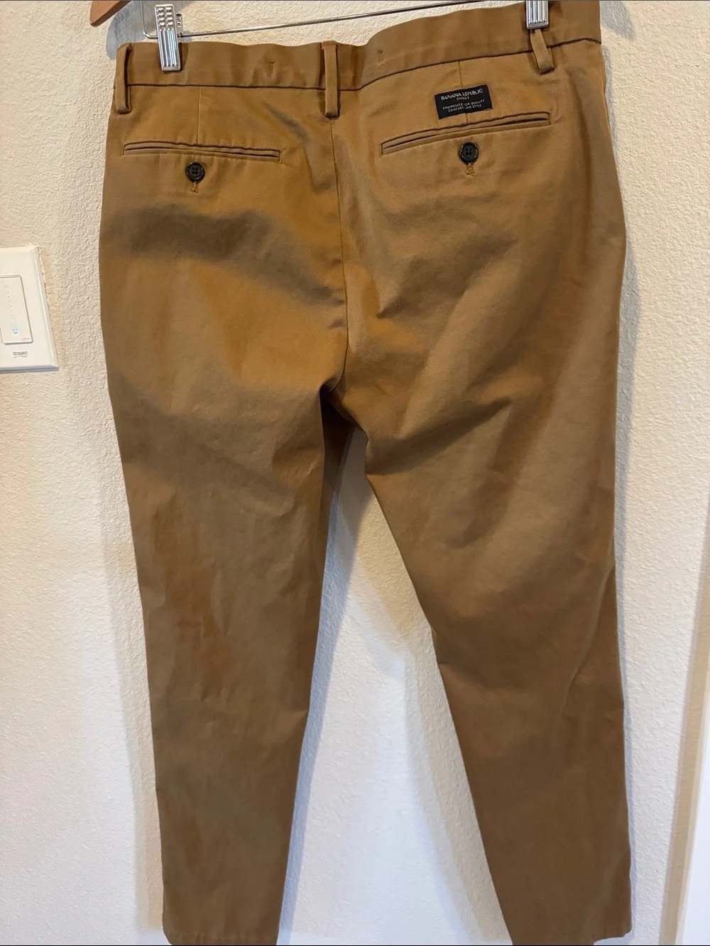 Banana Republic Men's Chinos in Camel Brown